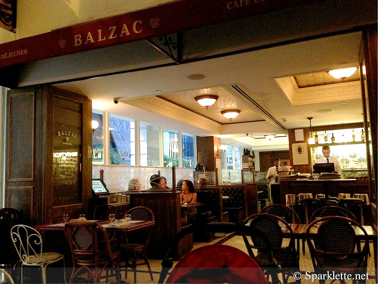 Balzac Restaurant at Rendezvous Hotel Singapore