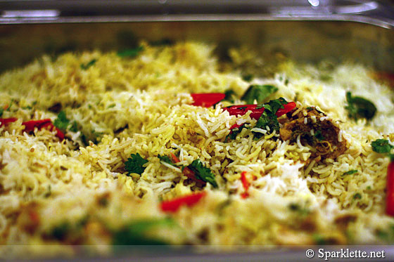 Murgh dum briyani (aromatic rice with chicken)
