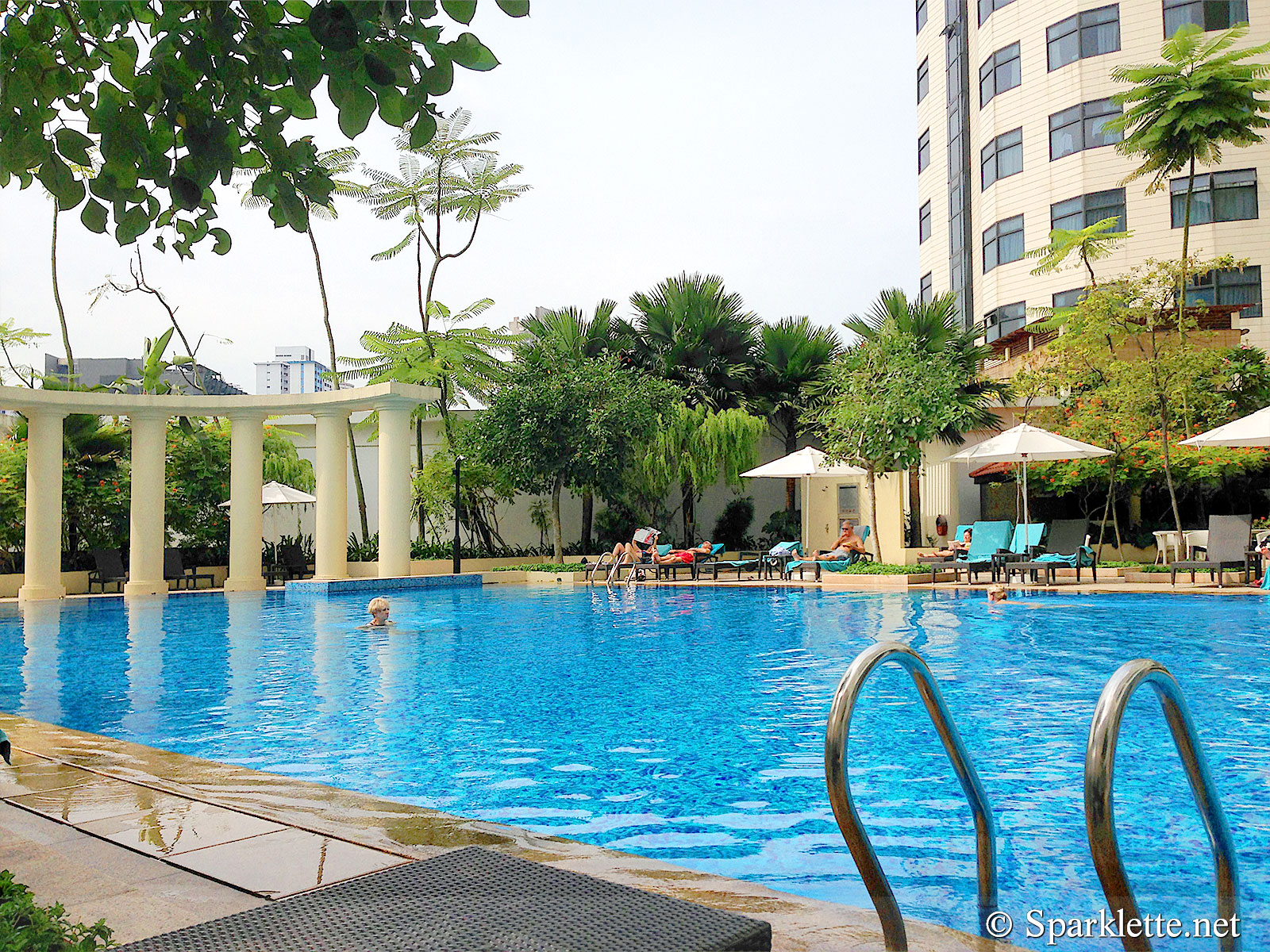 Park Hotel Clarke Quay outdoor swimming pool