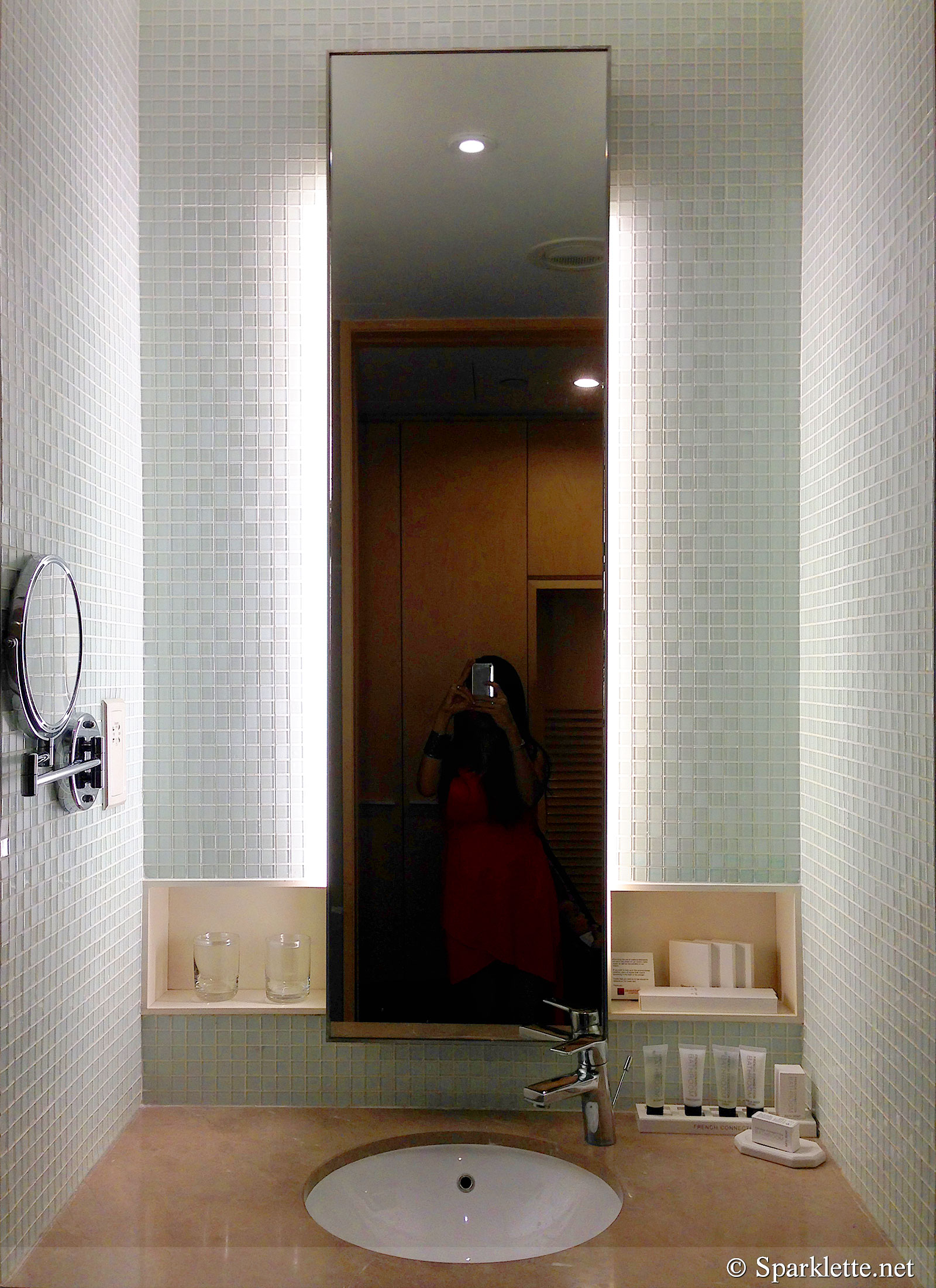 Rendezvous Hotel Singapore bathroom