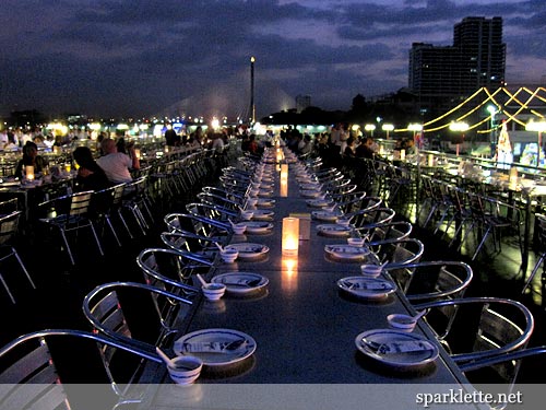 Riverside dinner cruise at Chao Phraya, Bangkok