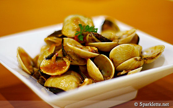 Venus clam in sweet & spicy sauce