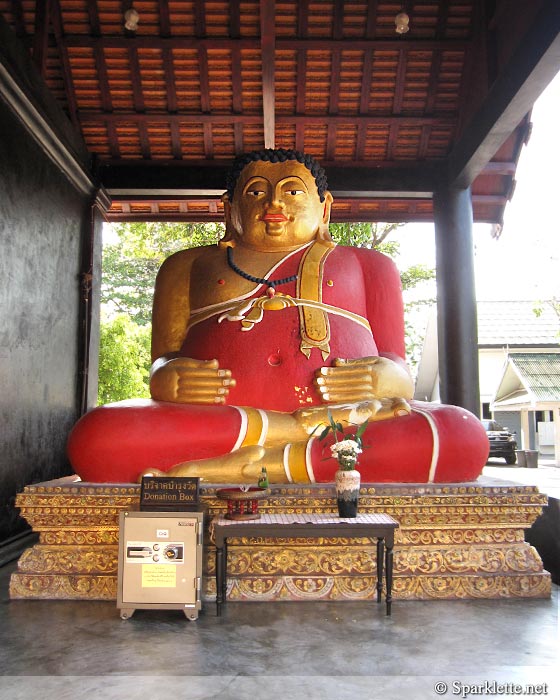 Buddha statue at Wat Chedi Luang temple, Chiang Mai, Thailand
